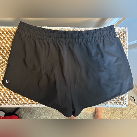 Vuori Clementine 4" Short 2.0 - Picture 2 of 3